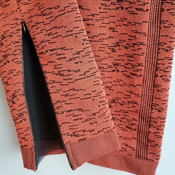 NIB, WOLFORD, ORANGE BLACK ZIPPER LEGGINGS M,L - Picture 12 of 15